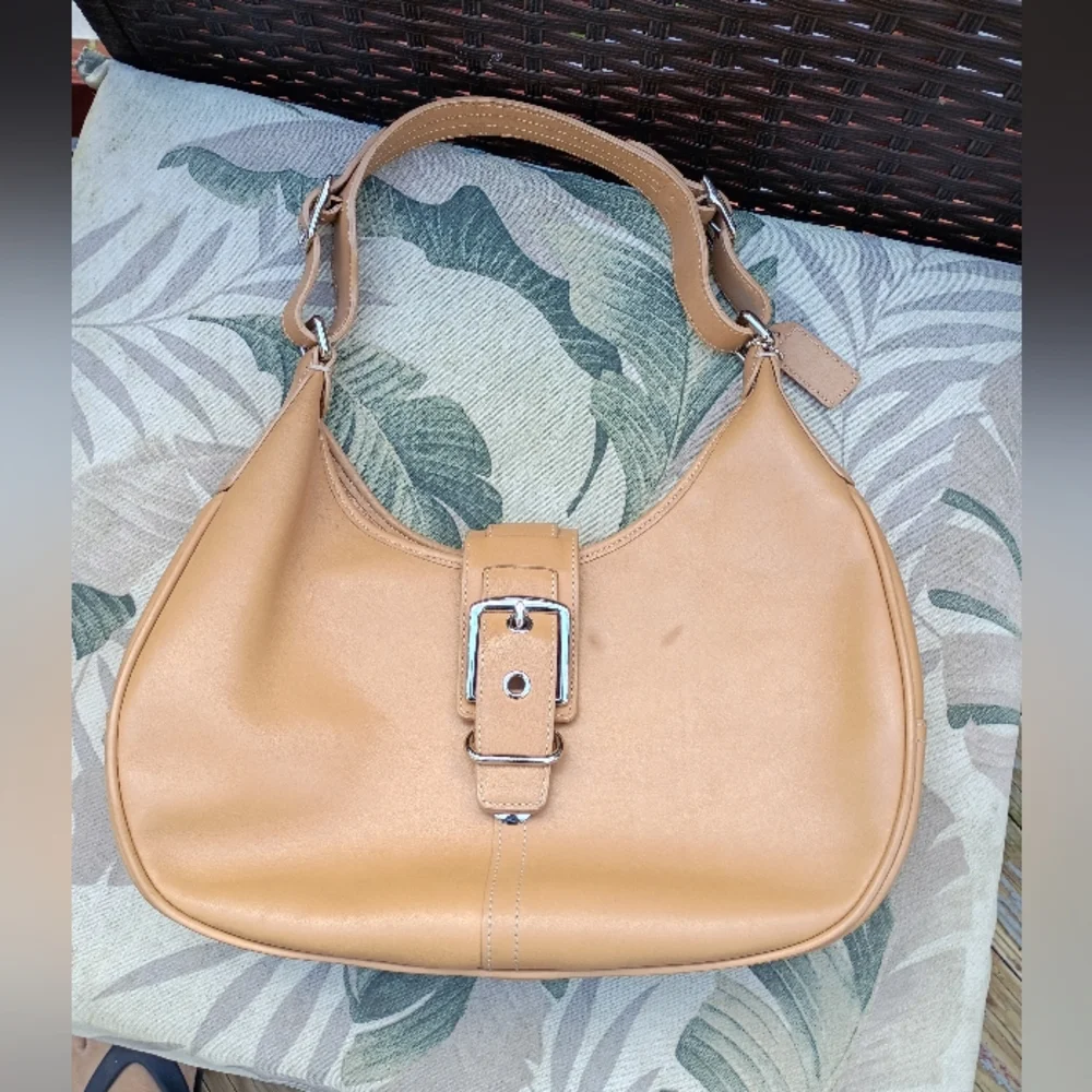 Coach Hampton Tan Camel Leather Zip Buckel Flap  Hobo Bag